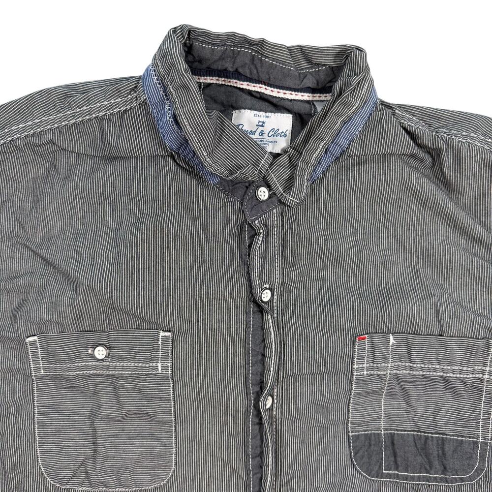 Thread & Cloth Mens Large Gray Stripe Button Up Shirt Short Sleeve Cotton